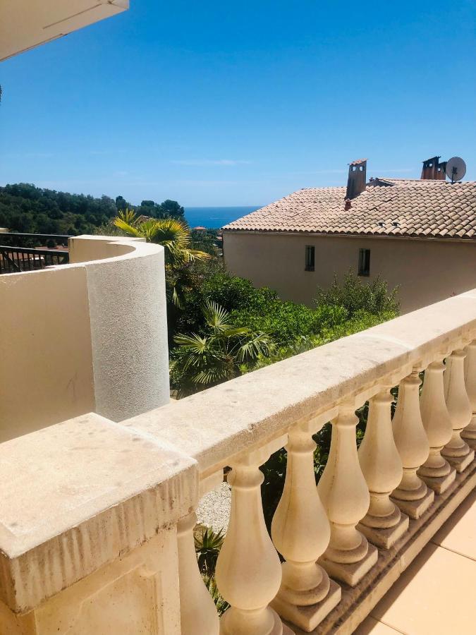 Mon Appart Avec Terrasse Et Piscine Roquebrune-Cap-Martin Bagian luar foto