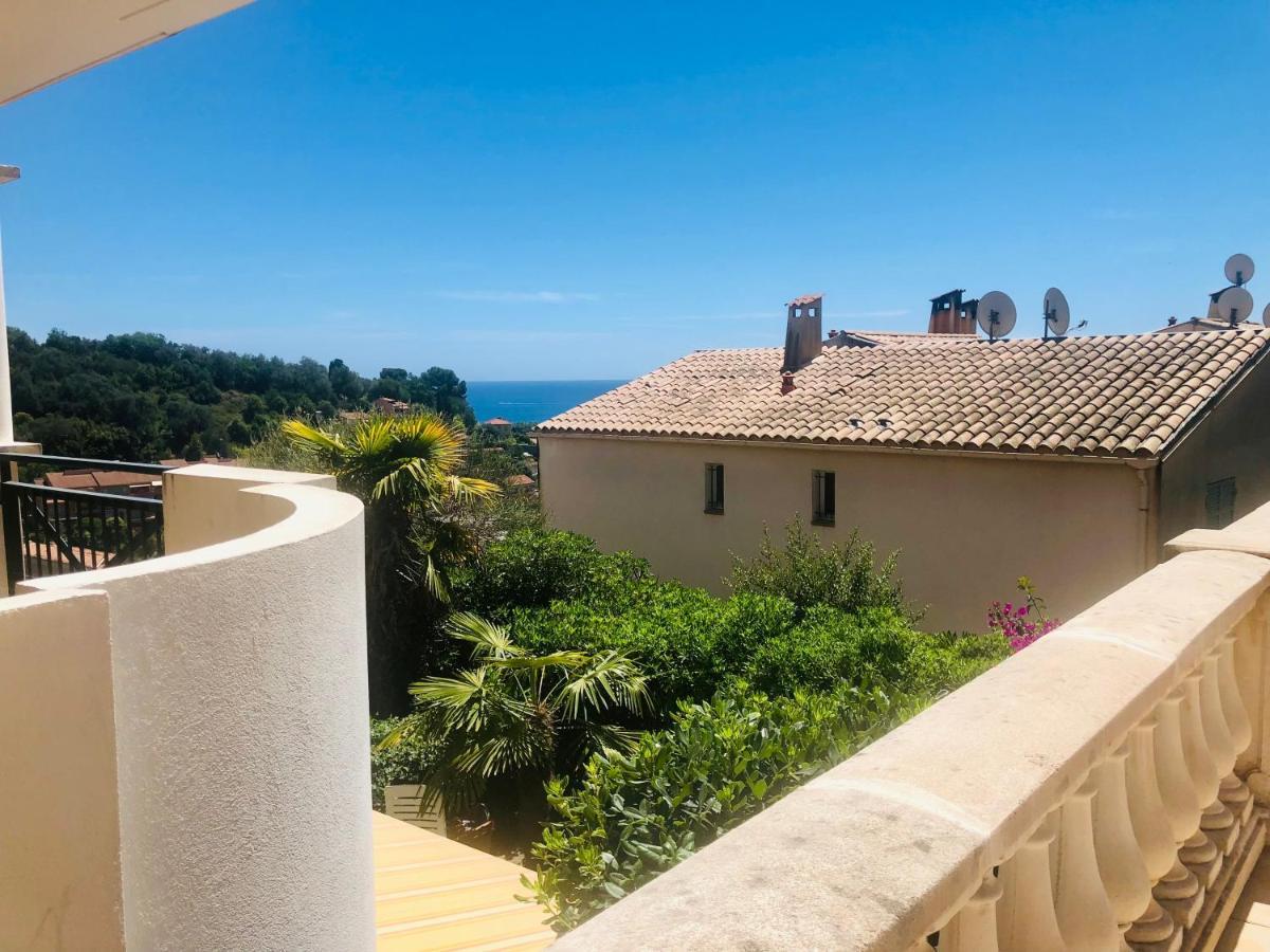 Mon Appart Avec Terrasse Et Piscine Roquebrune-Cap-Martin Bagian luar foto